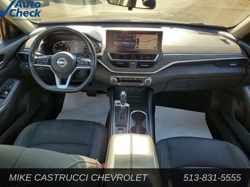 Used 2024 Nissan Altima 2.5 SV w/ SV Premium Package FWD image 11
