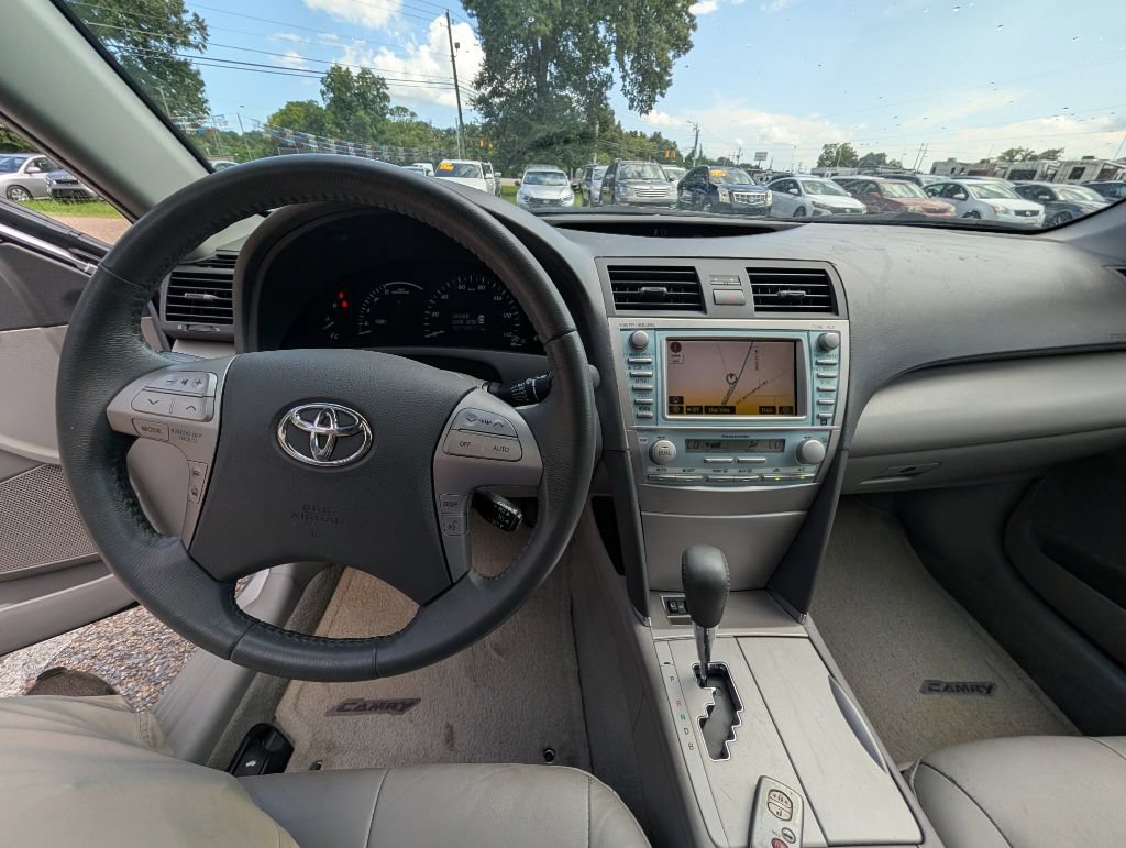 Used 2008 Toyota Camry Hybrid w/ Upgrade Pkg w/ Navigation FWD image 11