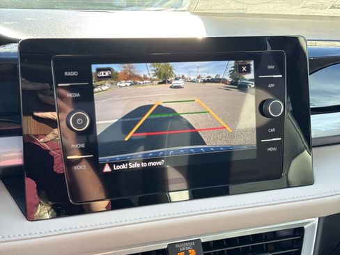 New 2026 Volkswagen Taos SEL image 30