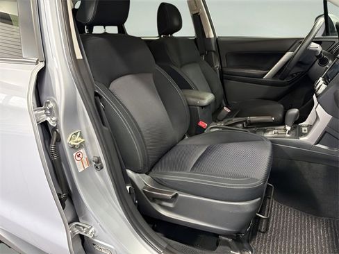 Used 2017 Subaru Forester 2.5i Premium image 14