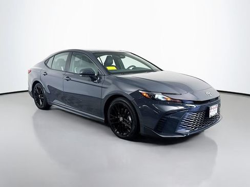Used 2025 Toyota Camry SE w/ Multimedia Upgrade Package FWD image 10