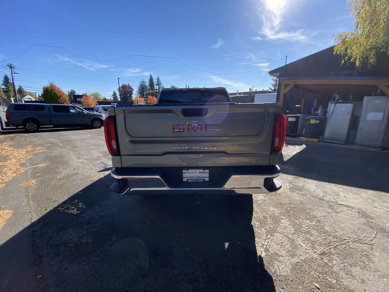 Used 2025 GMC Sierra 1500 SLT AWD/4WD image 5