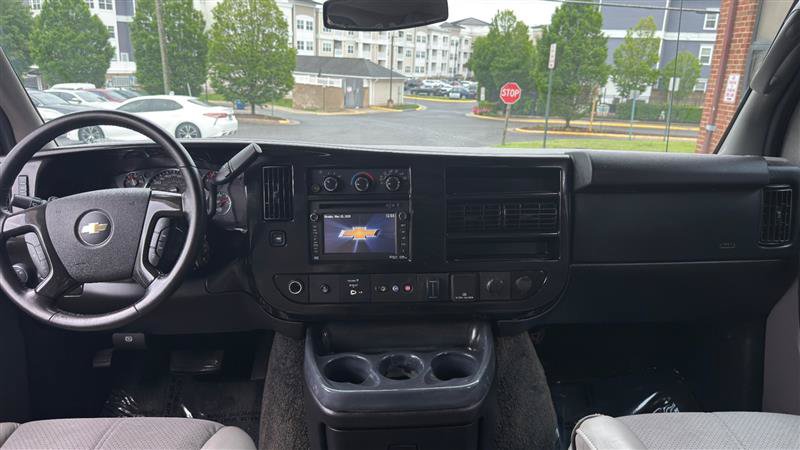 Used 2015 Chevrolet Express 2500 Extended RWD image 28