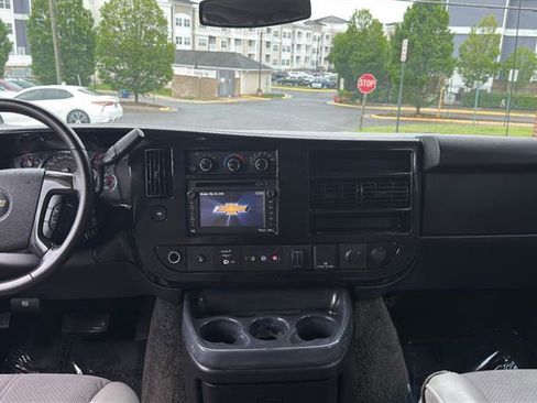 Used 2015 Chevrolet Express 2500 Extended RWD image 28