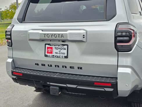 Used 2025 Toyota 4Runner TRD Sport Premium AWD/4WD image 13