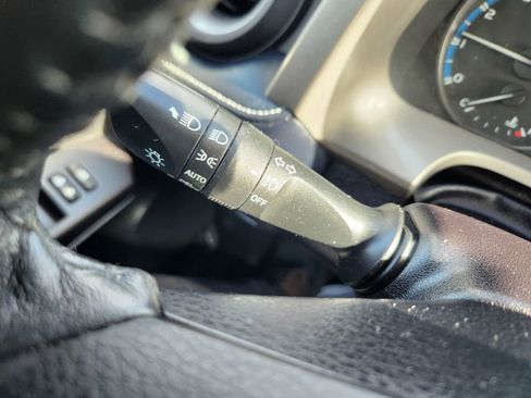 Used 2018 Toyota RAV4 XLE image 25