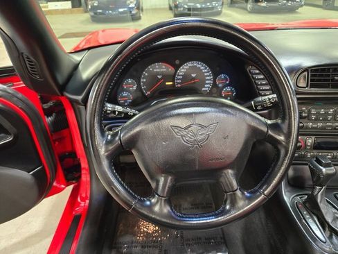 Used 2001 Chevrolet Corvette Convertible w/ Preferred Equipment Group2 image 13