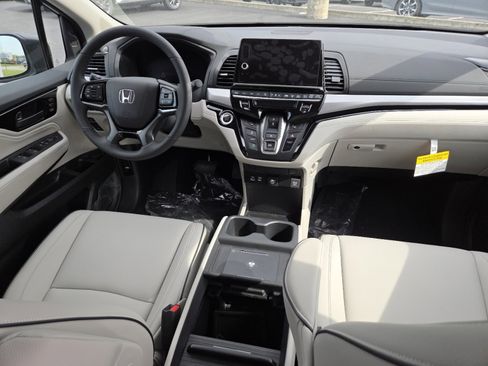 New 2026 Honda Odyssey Touring image 23