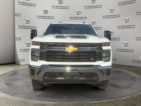 Used 2024 Chevrolet Silverado 2500 LT image 8