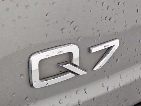 Used 2017 Audi Q7 3.0T Premium Plus w/ Premium Plus Package AWD/4WD image 12