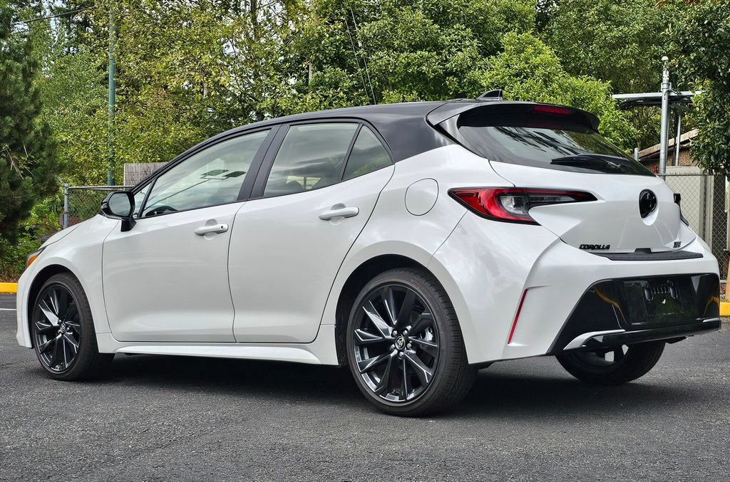 Used 2025 Toyota Corolla XSE FWD image 5