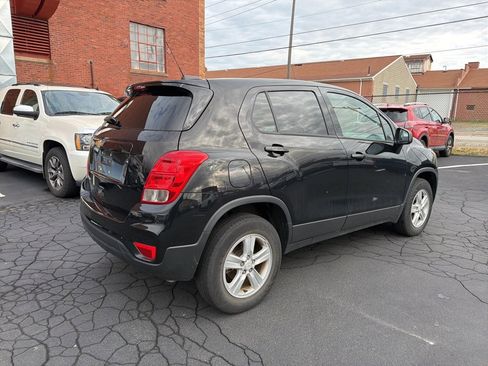 Certified 2022 Chevrolet Trax LS w/ Tint and Cruise Package image 7