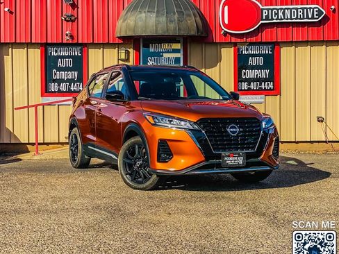 Used 2023 Nissan Kicks SR image 1