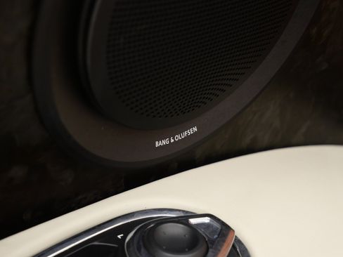 Used 2022 Aston Martin DBS Superleggera Volante RWD image 31