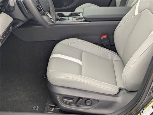 New 2026 Toyota Camry SE FWD image 4