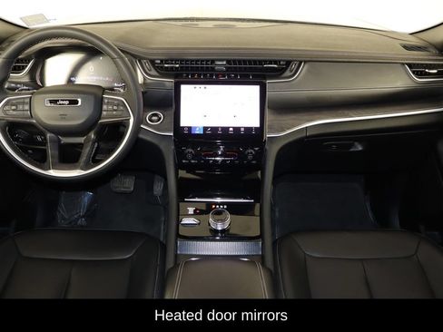 Used 2025 Jeep Grand Cherokee Limited AWD/4WD image 13