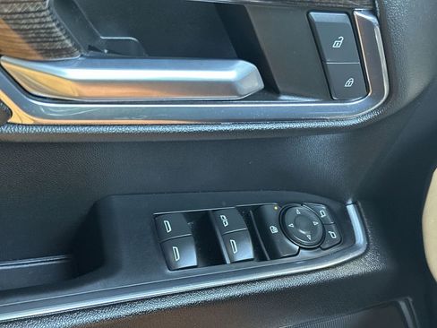 Used 2024 Chevrolet Silverado 1500 LT AWD/4WD image 31