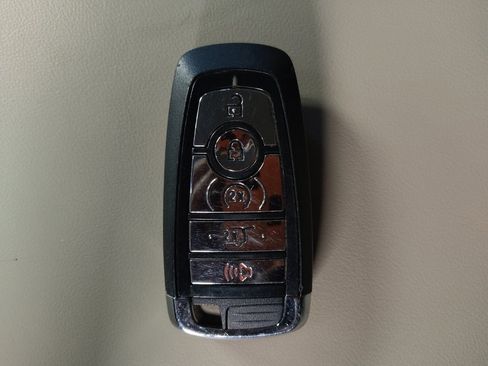 Used 2021 Lincoln Aviator 2WD image 32