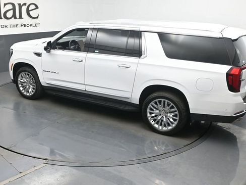 Used 2025 GMC Yukon XL Denali AWD/4WD image 41