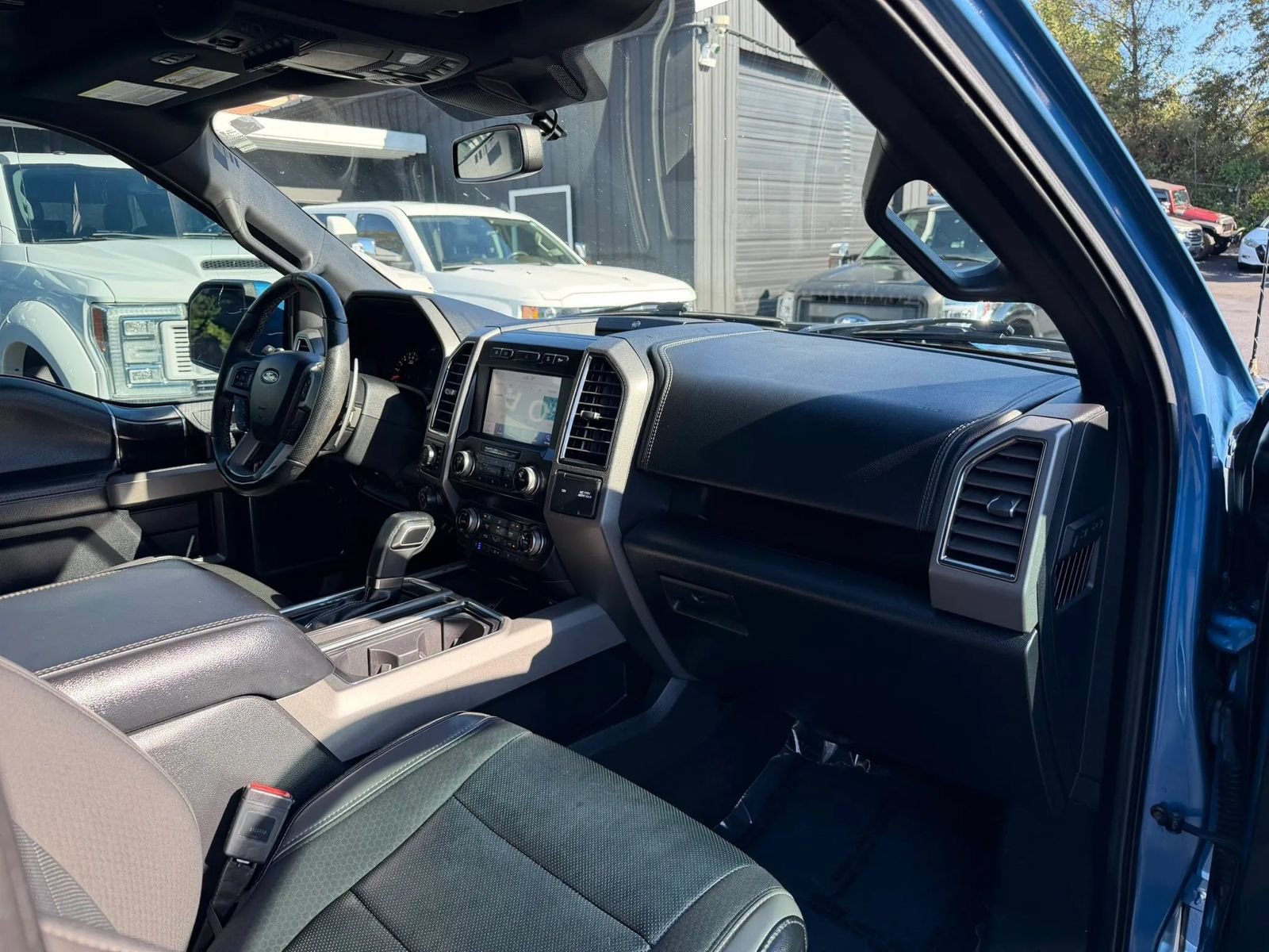 Used 2019 Ford F150 Raptor w/ Equipment Group 802A Luxury AWD/4WD image 15