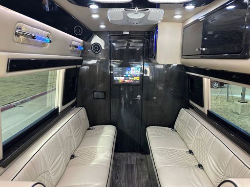 Used 2022 Mercedes-Benz Sprinter 3500 image 14