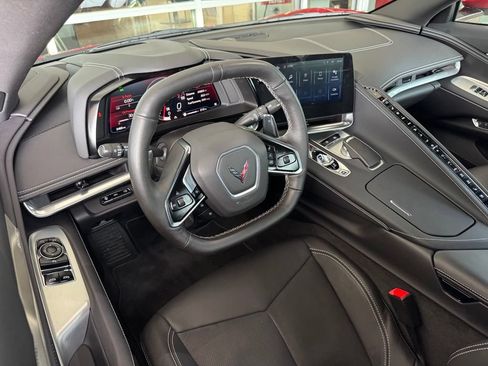 Used 2024 Chevrolet Corvette Stingray Preferred Cpe w/ Z51 Performance Package RWD image 3