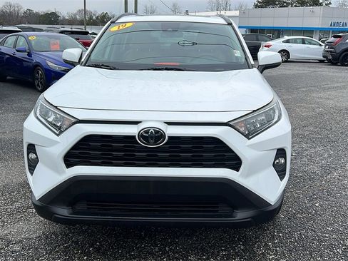 Used 2019 Toyota RAV4 XLE image 2