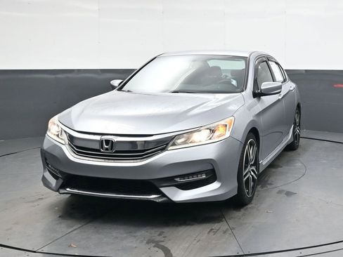 Used 2017 Honda Accord Sport image 9