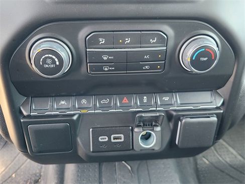 Used 2025 Chevrolet Silverado 1500 Custom image 18