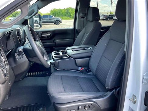 Used 2024 Chevrolet Silverado 2500 Custom w/ Custom Convenience Package AWD/4WD image 18