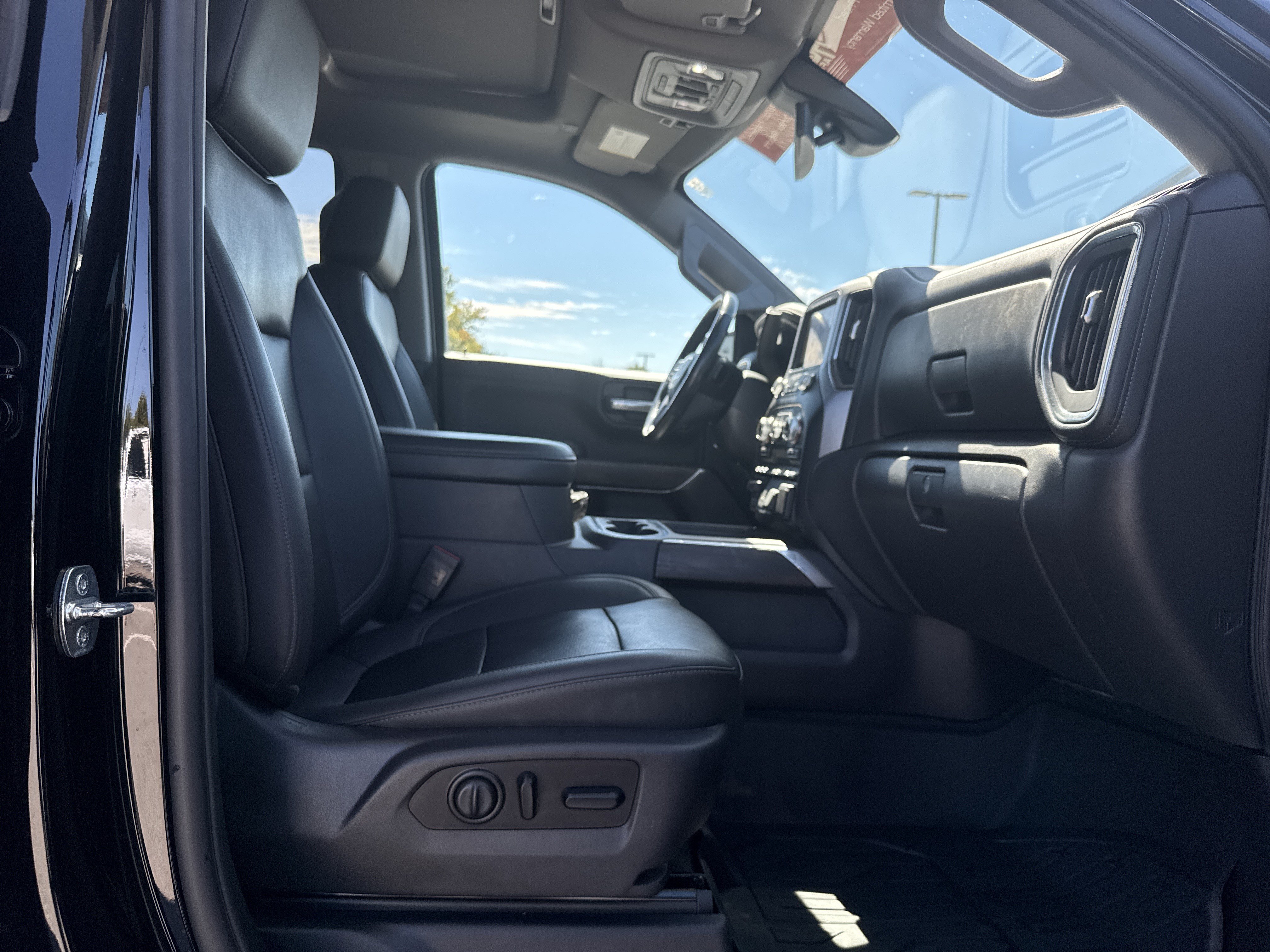 Used 2021 GMC Sierra 1500 SLT w/ SLT Premium Plus Package AWD/4WD image 33