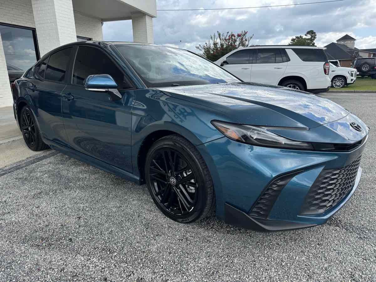 Used 2025 Toyota Camry SE FWD image 29