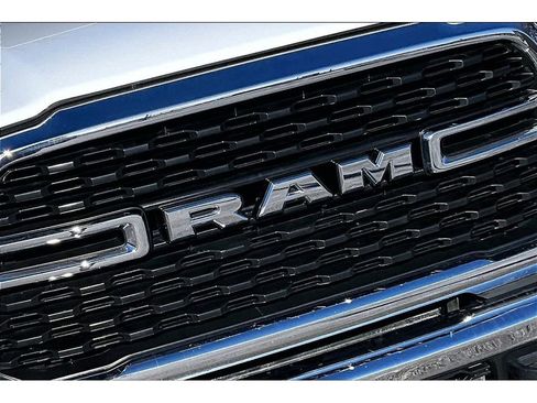 Certified 2024 RAM 3500 Big Horn AWD/4WD image 32