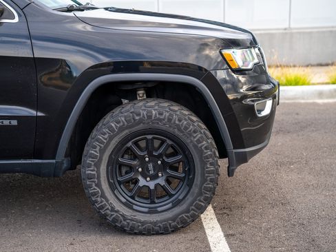 Used 2020 Jeep Grand Cherokee Laredo AWD/4WD image 8
