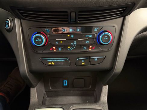 Used 2019 Ford Escape SE image 27