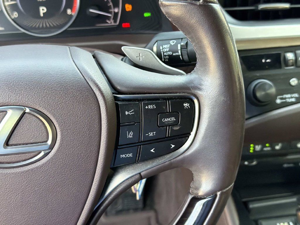 Used 2020 Lexus ES 350 w/ Premium Package FWD image 24