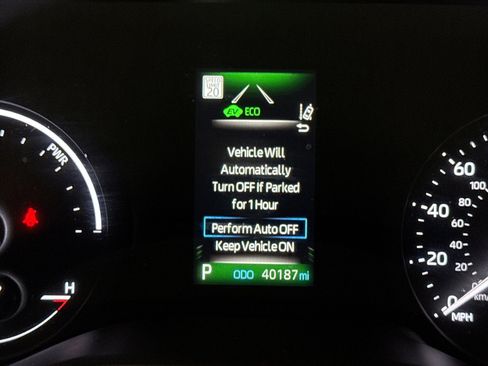 Used 2023 Toyota Sienna XLE image 10