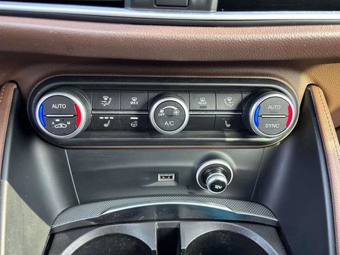 Used 2021 Alfa Romeo Stelvio Ti Sport image 20