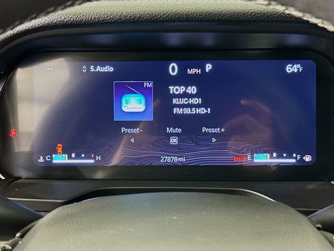 Used 2023 Jeep Grand Cherokee Limited w/ Black Appearance Package image 19