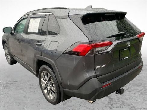 Used 2019 Toyota RAV4 XLE Premium w/ Cold Weather Package AWD/4WD image 5