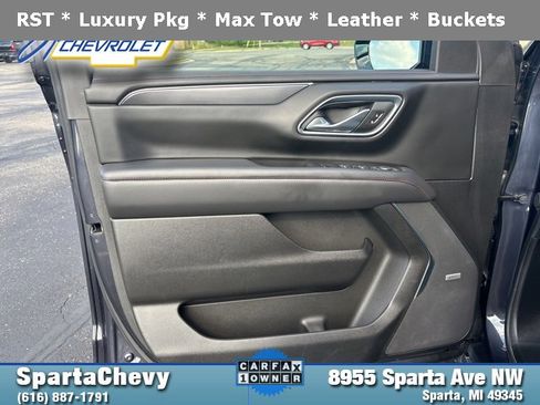 Used 2023 Chevrolet Suburban RST w/ Luxury Package image 9