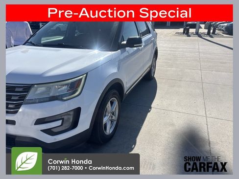 Used 2017 Ford Explorer XLT w/ Equipment Group 202A AWD/4WD image 1