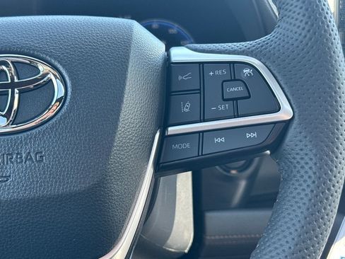 New 2026 Toyota Sienna Limited AWD/4WD image 19