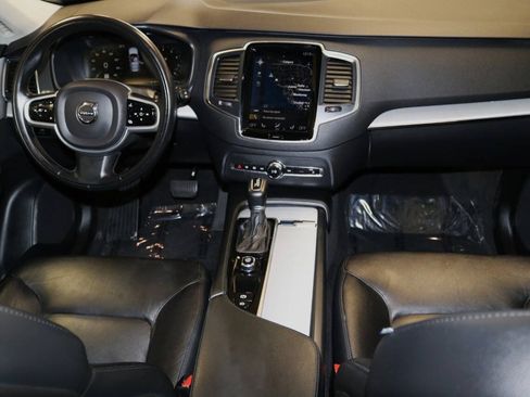 Used 2022 Volvo XC90 T5 Momentum AWD/4WD image 17