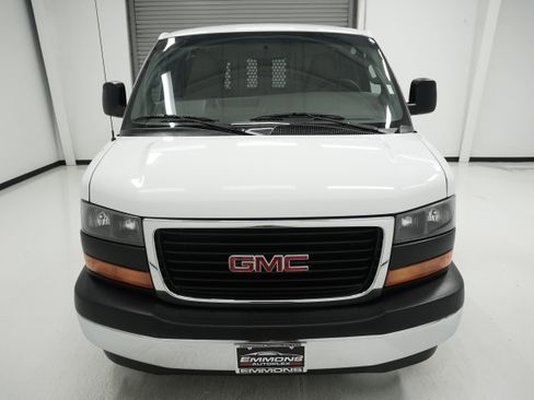 Used 2017 GMC Savana 2500 image 2