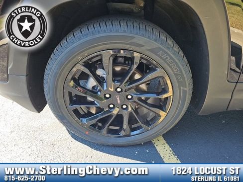 Used 2023 GMC Terrain SLT w/ Elevation Edition image 33