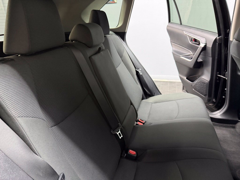 Used 2022 Toyota RAV4 LE FWD image 44