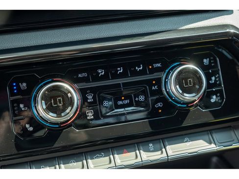 New 2026 GMC Sierra 1500 AT4 w/ AT4 Premium Package AWD/4WD image 30