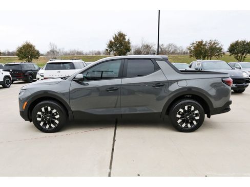 Certified 2025 Hyundai Santa Cruz SE image 5