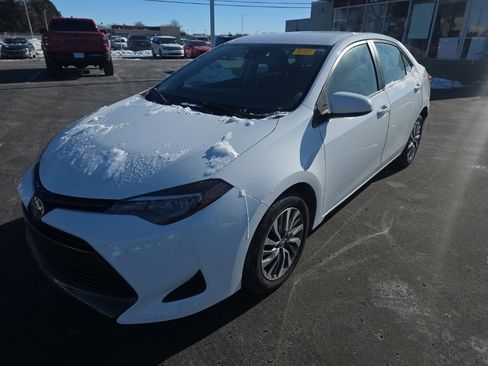 Used 2019 Toyota Corolla LE image 2